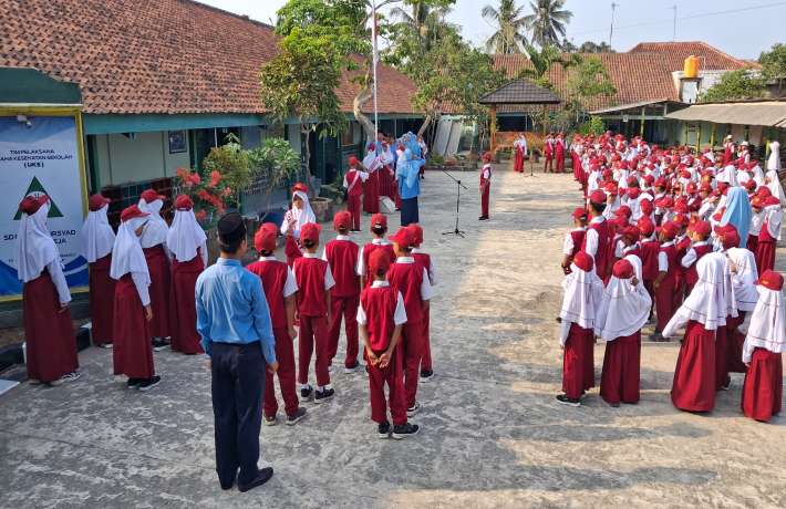 Upacara Bendera Tanamkan Budaya Malu