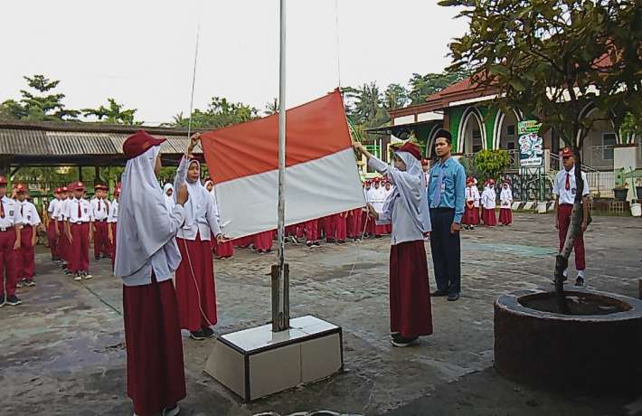 Semangat Kebangsaan Kelas 6 Bersama Ustadz Kamsidin