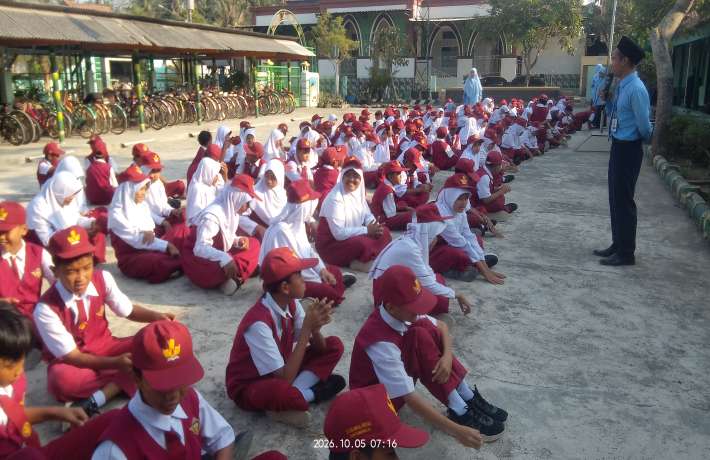 Apel Pagi Senin Bersama Ustadz Fathnan