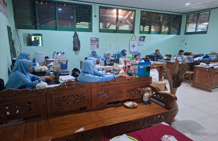 Halaqoh Ustadz dan Ustadzah dengan Tema Menghormati Nama-nama Allah