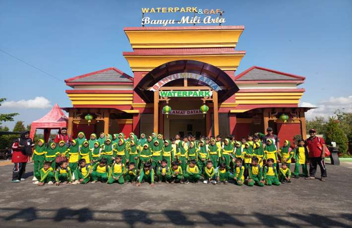 Outing Class 2 dan 5 ke Kolam Renang Banyu Mili Arta Cinangsi Gandrungmangu